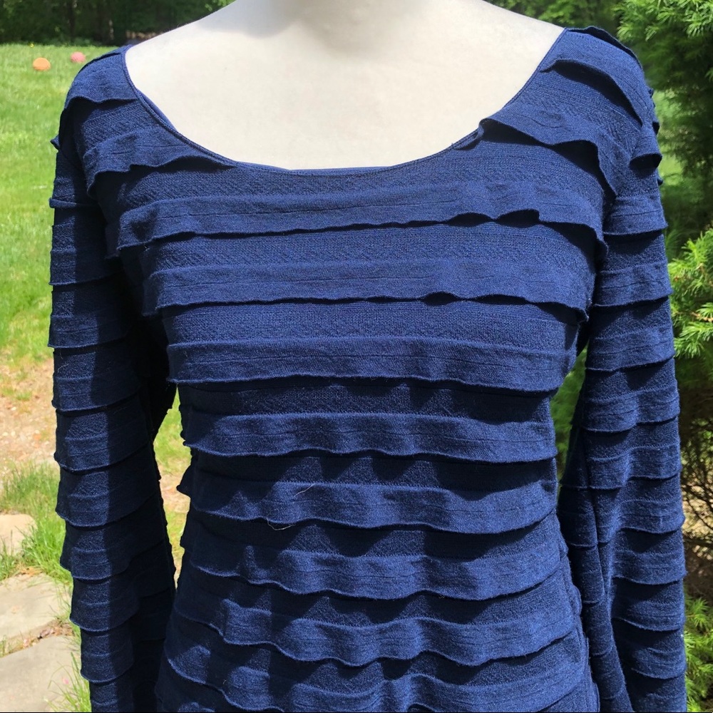 Max Studio tunic top-blue. Flattering curvy silhouette-scoop neck + long sleeves